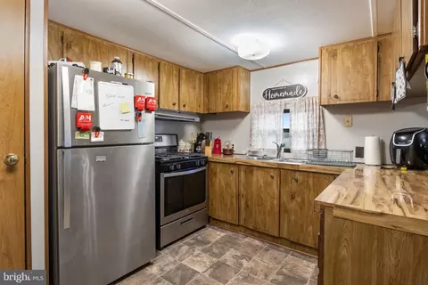 2 Willow Tree Ln, Dover, PA 17315 photo 9
