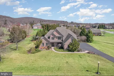 140 Madara Dr, Hanover, PA 17331