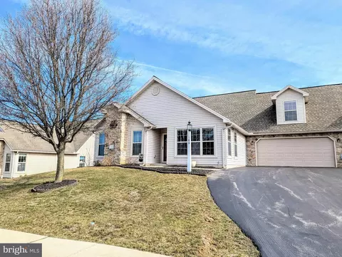108 Heather Glen Dr, Red Lion, PA 17356