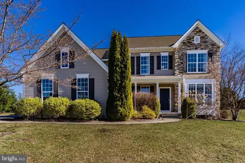 902 Kavanagh Cir, Red Lion, PA 17356