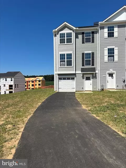 376 Avon Dr #283, Red Lion, PA 17356