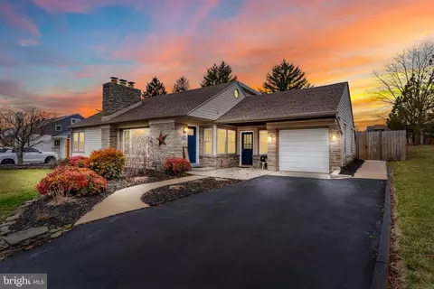 118 Fairview Ave, Dover, PA 17315