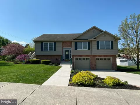 11 Clemens Dr, Dillsburg, PA 17019
