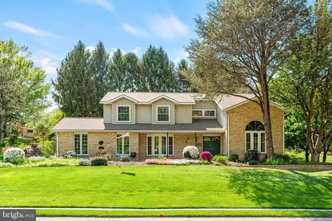 3672 Cimmeron Rd, York, PA 17402