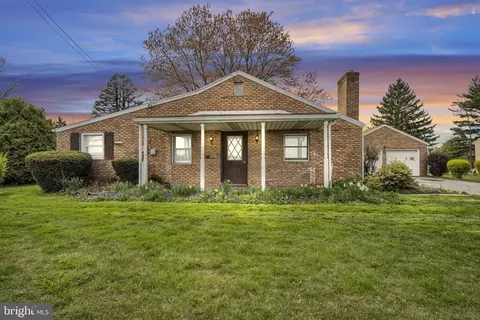 691 Wyndamere Rd, Lewisberry, PA 17339
