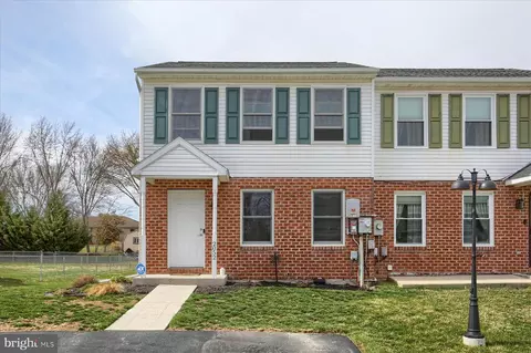 2052 Wyatt Cir, Dover, PA 17315