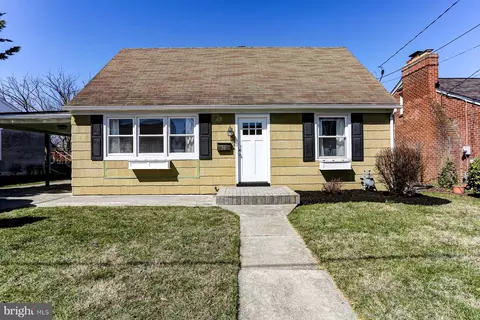 36 Brewster St, Hanover, PA 17331