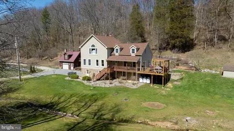 124 Pump House Ln, Seven Valleys, PA 17360