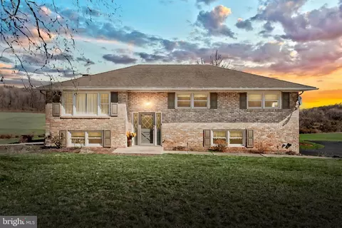 5 White Oak Rd, Red Lion, PA 17356