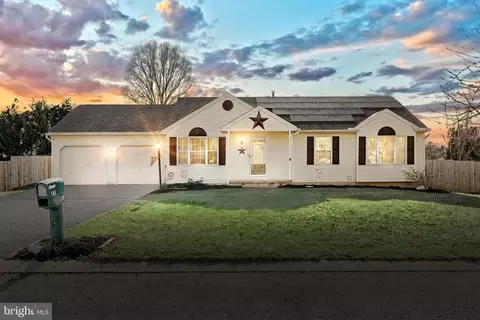 77 Canterbury Ave, Felton, PA 17322