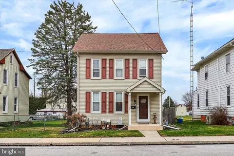 18 Center St, Hanover, PA 17331