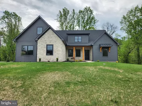 413 Willow Oak Dr, Lewisberry, PA 17339