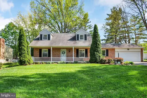 24 Strassburg Cir, Shrewsbury, PA 17361