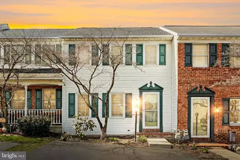 520 Robin Hill Cir, York, PA 17404