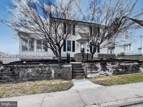 98 N Main St, Dover, PA 17315