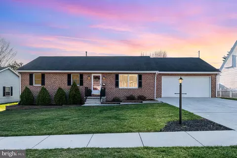 725 E Walnut St, Hanover, PA 17331