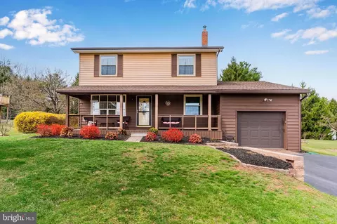 689 Moores Mountain Rd, Mechanicsburg, PA 17055