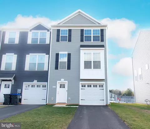 323 Avon Dr #296, Red Lion, PA 17356