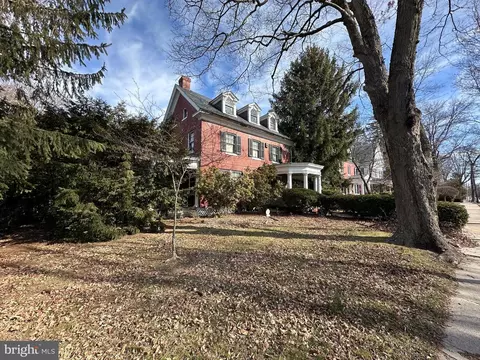 135 W Springettsbury Ave, York, PA 17403