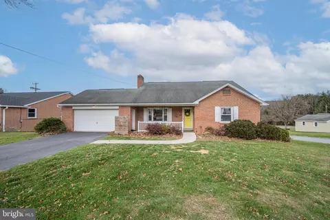 107 Church St, Seven Valleys, PA 17360