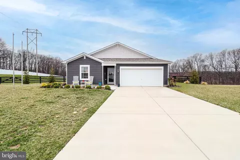 6180 Deborah Dr, Spring Grove, PA 17362