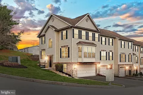 2670 Sultan Supreme Way #1A, York, PA 17402