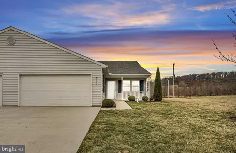 1388 Pleasant View Dr #93, Spring Grove, PA 17362