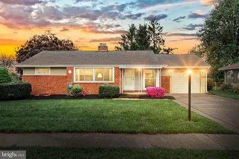 385 Hill N Dale Dr S, York, PA 17403