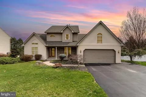 2024 Parkview Dr, Red Lion, PA 17356