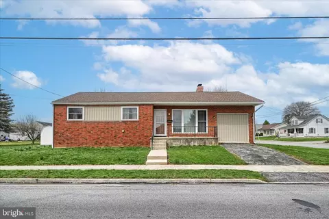 901 Baer Ave, Hanover, PA 17331