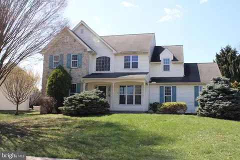 4 Westridge Dr, Seven Valleys, PA 17360