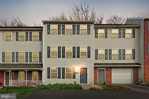 2264 N Point Dr, York, PA 17406
