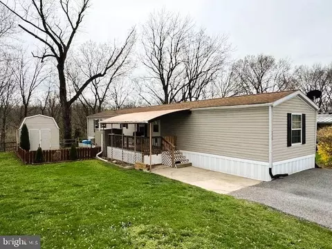 219 Waldorf Dr, York, PA 17404