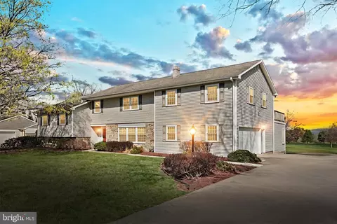 1065 Detwiler Dr, York, PA 17404