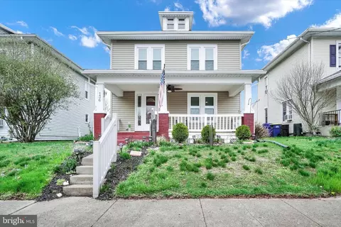 136 S 3rd St, Mount Wolf, PA 17347