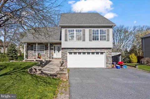 530 Big Sky Dr, Etters, PA 17319