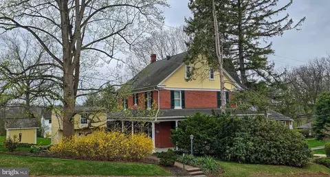 141 Church St, Glen Rock, PA 17327