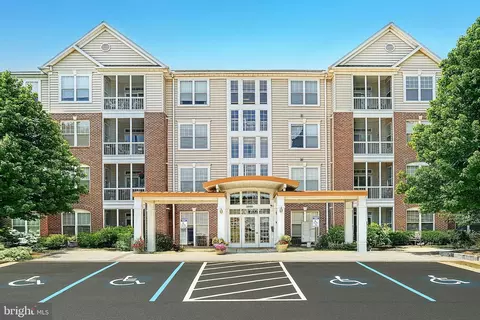 1010 Crest Way #402, York, PA 17403