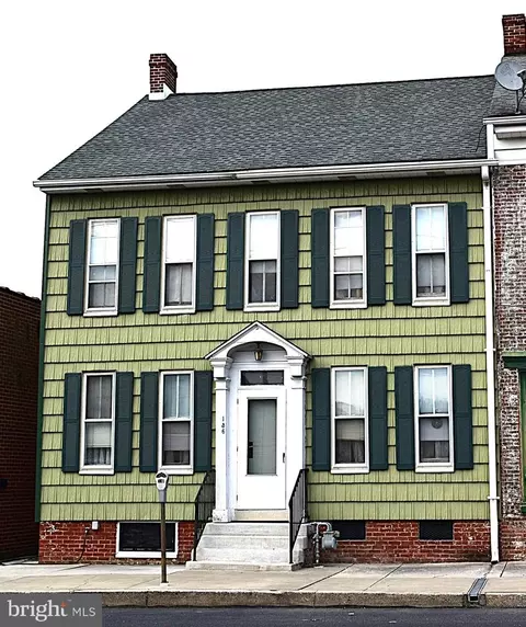 136 Baltimore St, Hanover, PA 17331