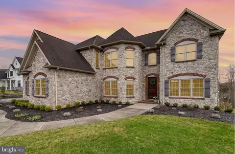89 Foxfire Ln, Lewisberry, PA 17339