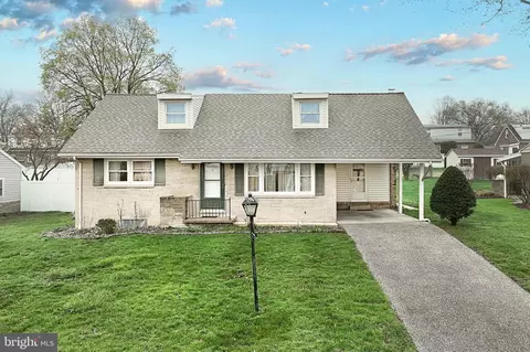 323 Lyndhurst Rd, York, PA 17402