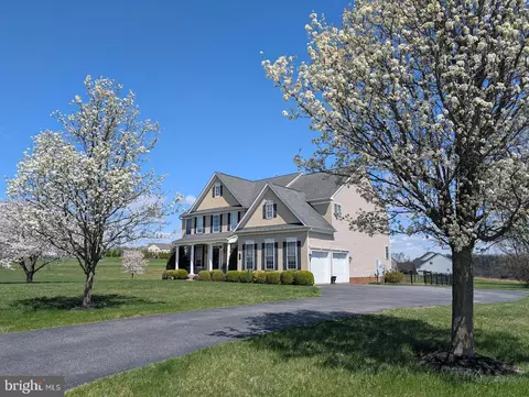 5 Turnout Ln, Etters, PA 17319