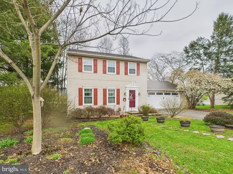3667 Fox Chase Dr, Dover, PA 17315