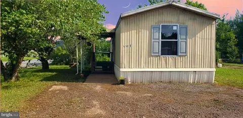 118 Old York Rd #1, New Cumberland, PA 17070