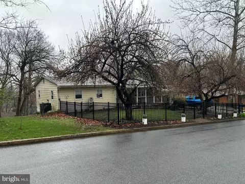 246 Kenmar Dr, New Cumberland, PA 17070