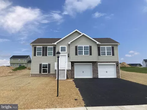 435 Ripple Dr #60, Hanover, PA 17331