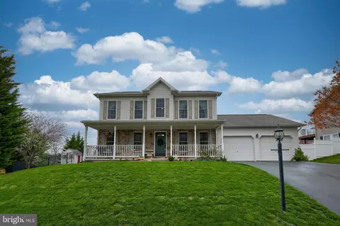 60 Winterberry Ln, Etters, PA 17319
