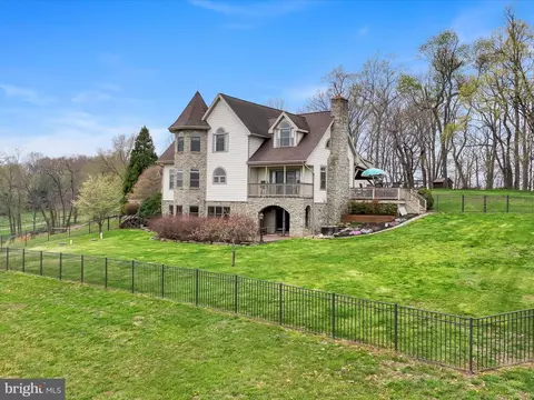 31 Blue Sky Dr, Wrightsville, PA 17368