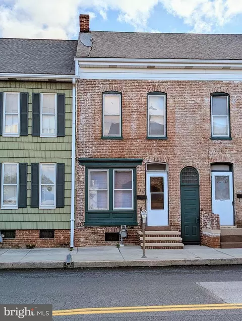 138 Baltimore St, Hanover, PA 17331