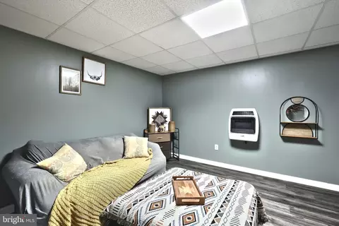 Bedroom - 53 2nd St, Windsor, PA 17366 photo 4 of 5